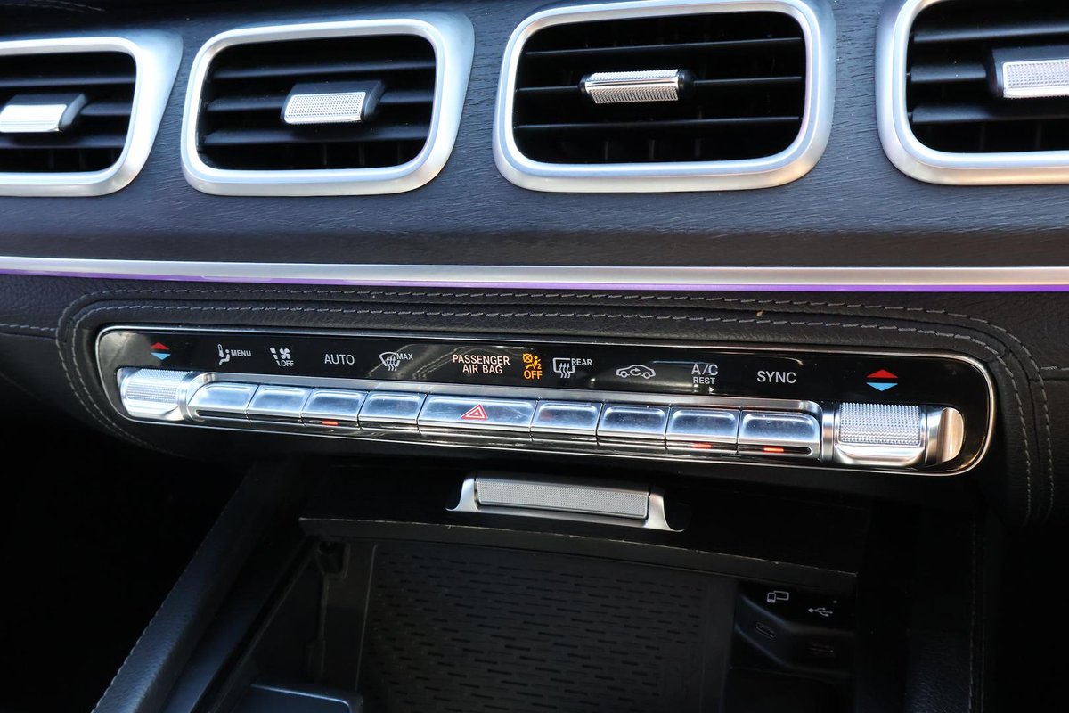 2022 Mercedes-Benz V-Class image 31