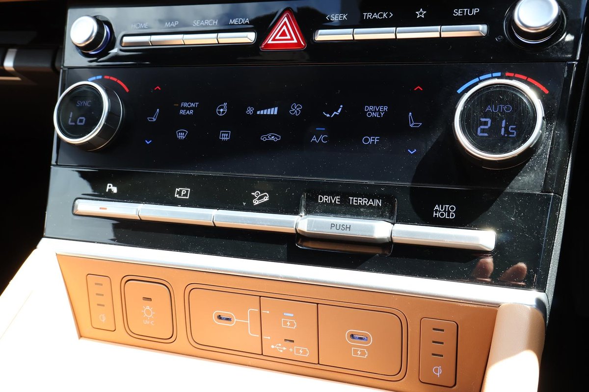 2024 Hyundai Santa Fe Hybrid Calligraphy MX5.V1 MY25 AWD image 35