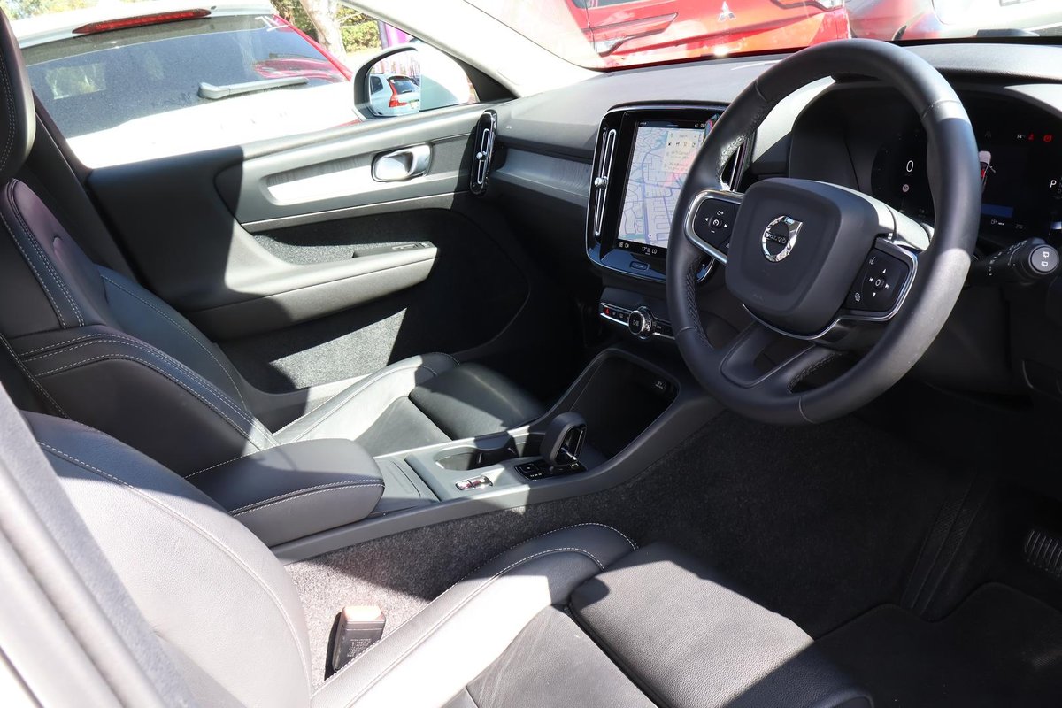 2024 Volvo XC40 Plus B4 MY24 image 15