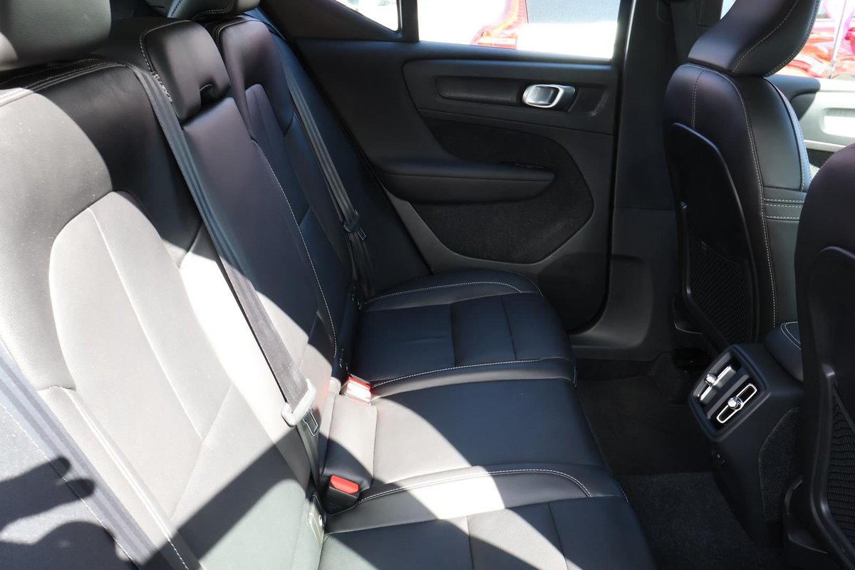 2024 Volvo XC40 Plus B4 MY24 image 17