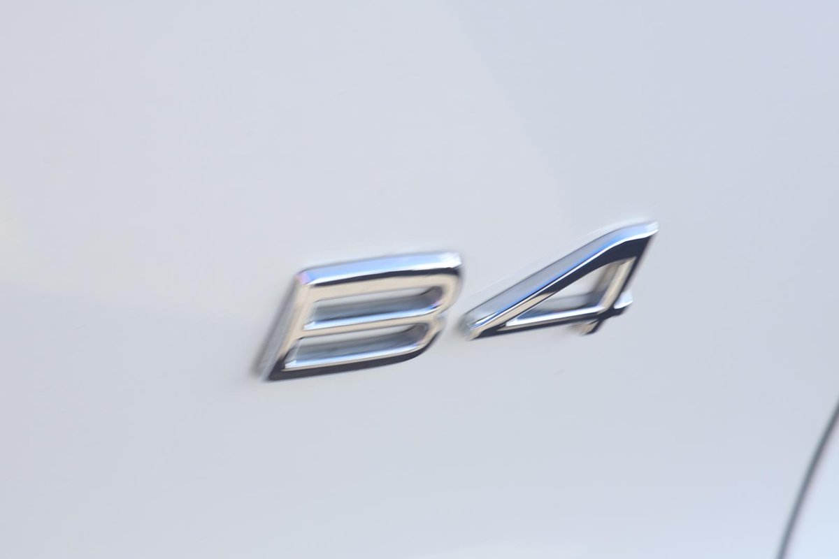 2024 Volvo XC40 Plus B4 MY24 image 12