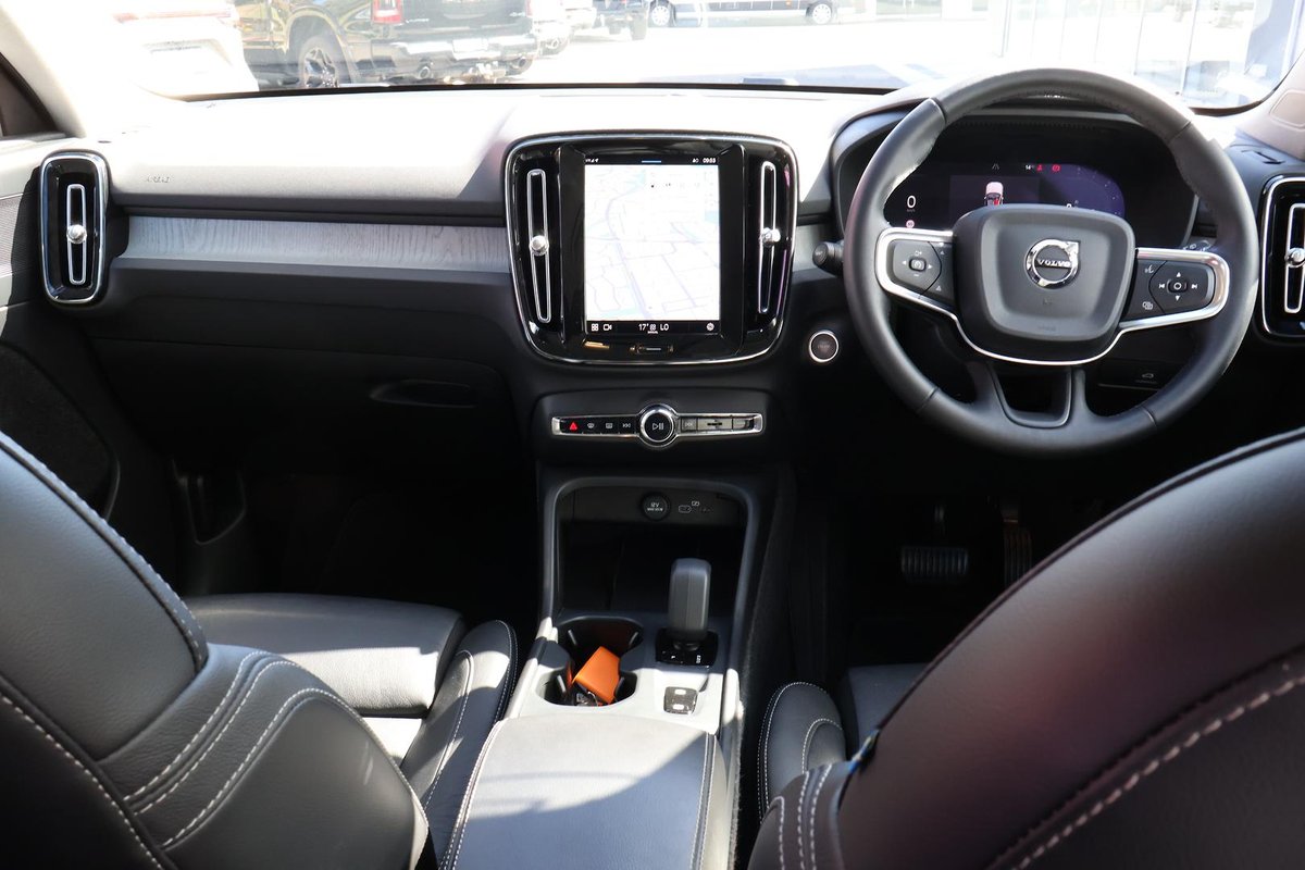 2024 Volvo XC40 Plus B4 MY24 image 21