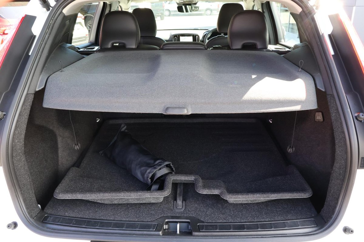 2024 Volvo XC40 Plus B4 MY24 image 13