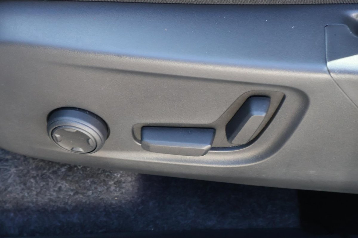 2024 Volvo XC40 Plus B4 MY24 image 19