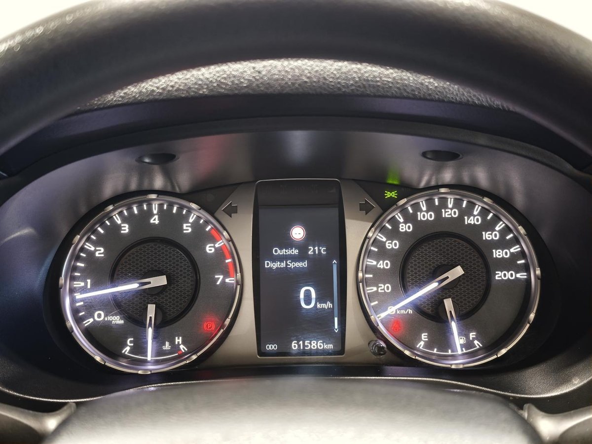 2022 Toyota Hilux Workmate TGN121R 4x2 image 9