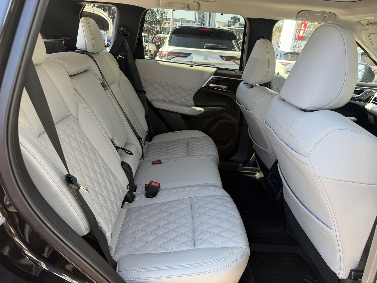 2023 Mitsubishi Outlander PHEV Exceed ZM MY23 AWD image 10