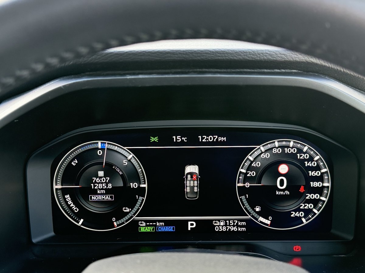 2023 Mitsubishi Outlander PHEV Exceed ZM MY23 AWD image 12