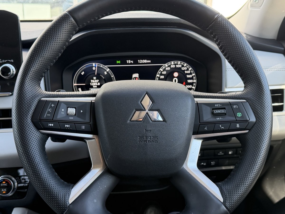 2023 Mitsubishi Outlander PHEV Exceed ZM MY23 AWD image 13