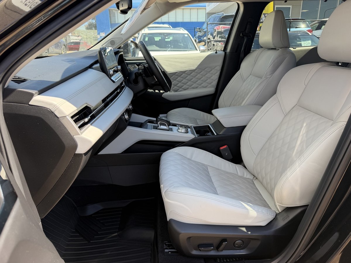 2023 Mitsubishi Outlander PHEV Exceed ZM MY23 AWD image 8