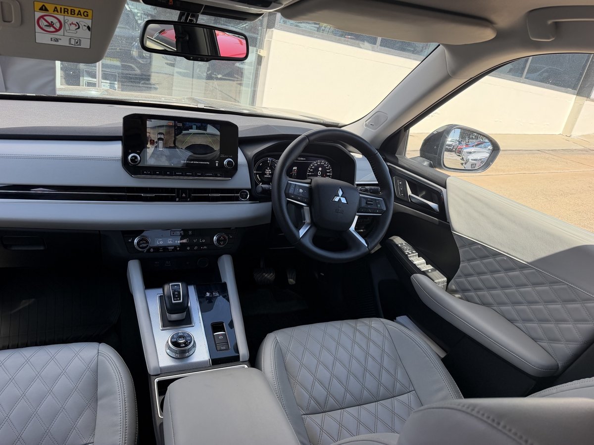 2023 Mitsubishi Outlander PHEV Exceed ZM MY23 AWD image 9