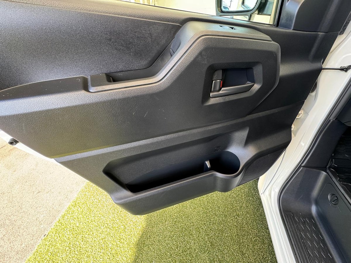 2022 Toyota Hiace Commuter GDH322R image 26
