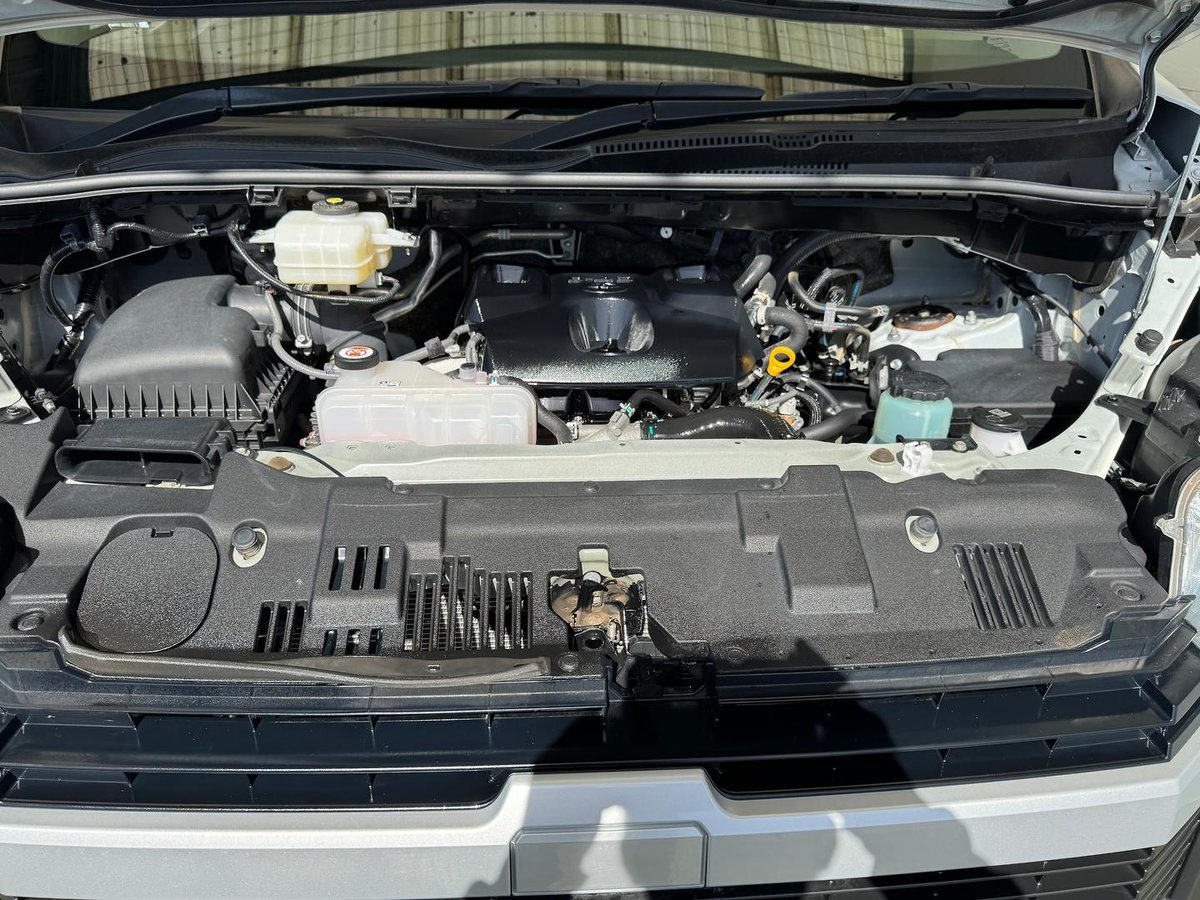 2022 Toyota Hiace Commuter GDH322R image 24
