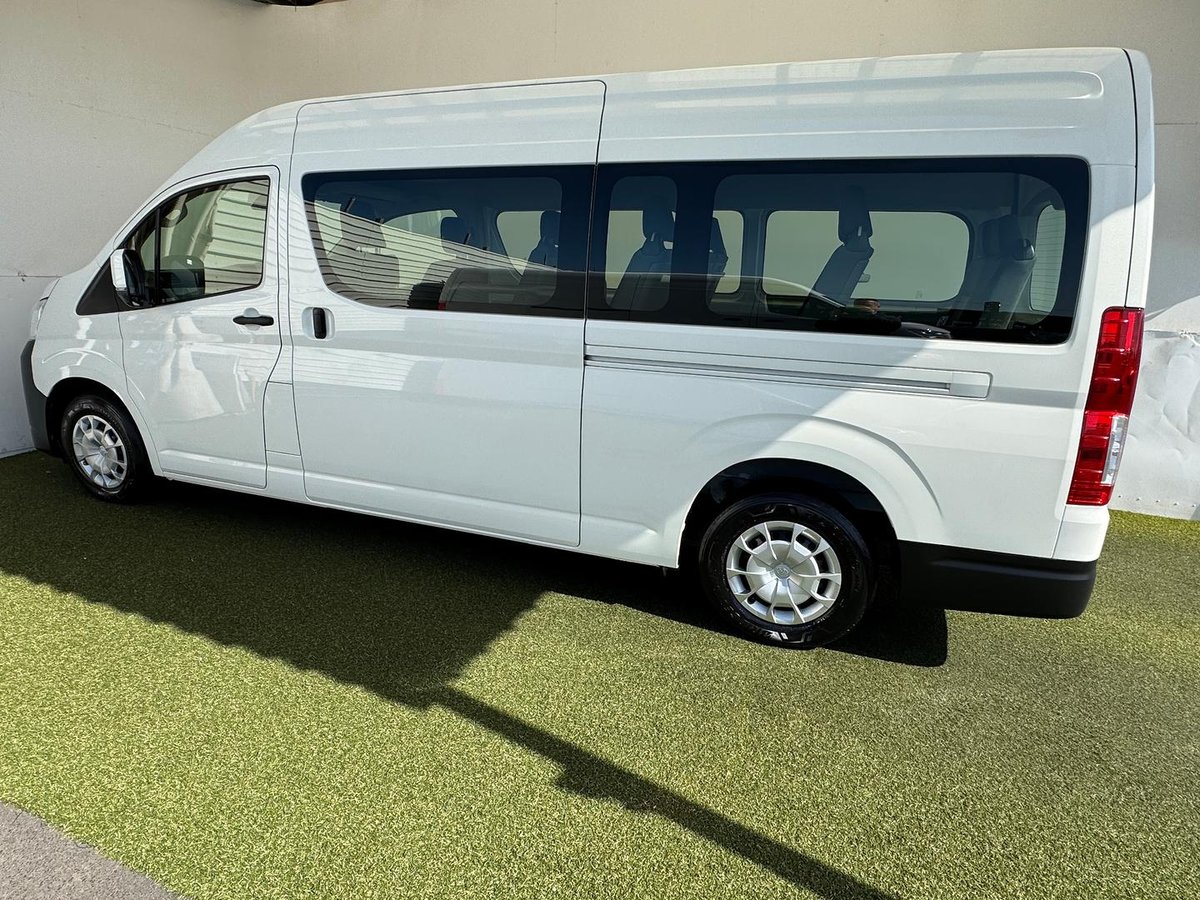 2022 Toyota Hiace Commuter GDH322R image 23