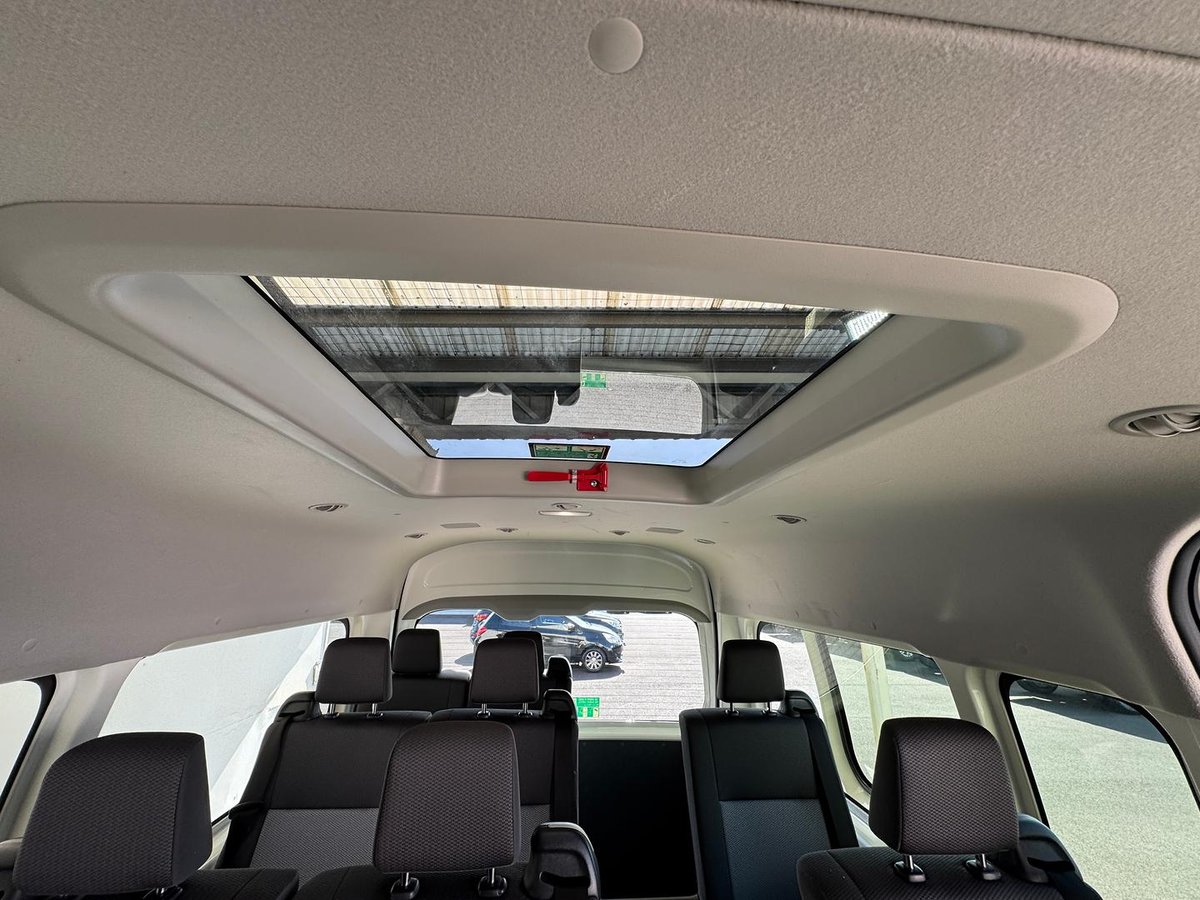 2022 Toyota Hiace Commuter GDH322R image 16