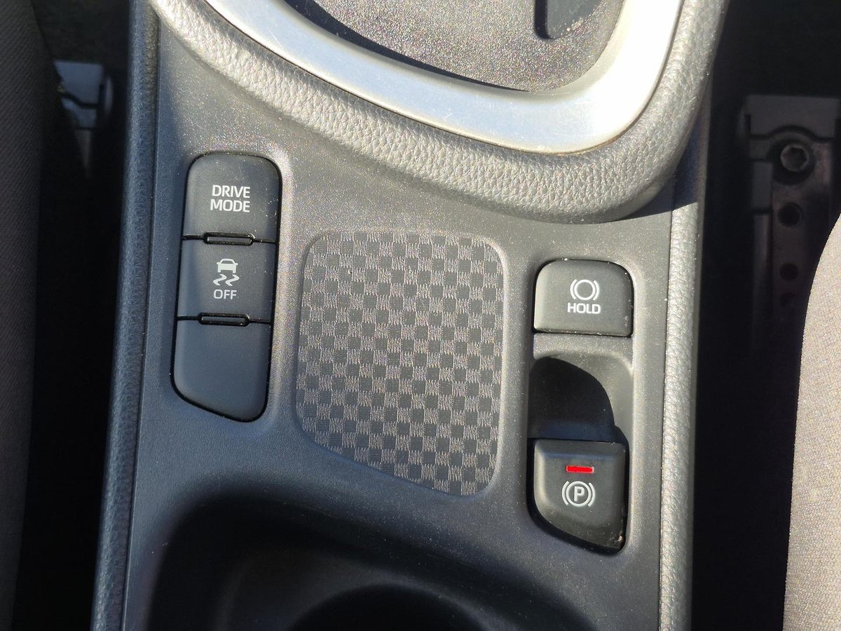2023 Toyota Yaris Cross GX MXPB10R image 14
