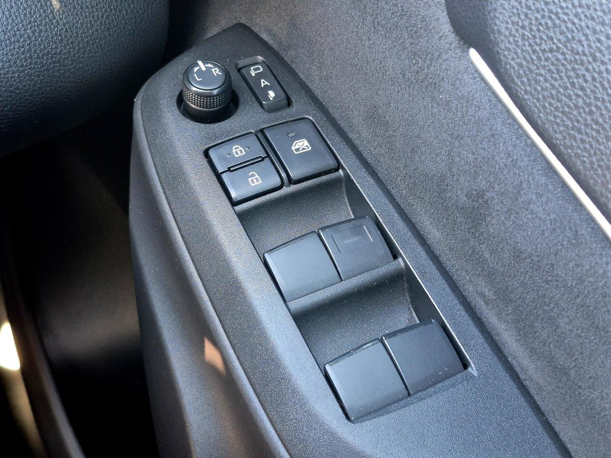 2023 Toyota Yaris Cross GX MXPB10R image 17