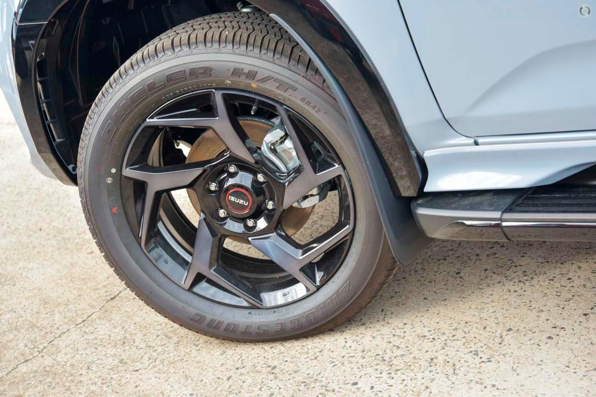 2026 Isuzu MU-X X-TERRAIN MY25.5 4X4 Dual Range image 10