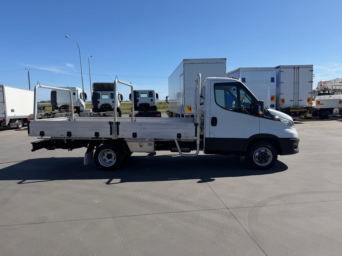 2022 Iveco Daily 45C18 Tradie Made image 9