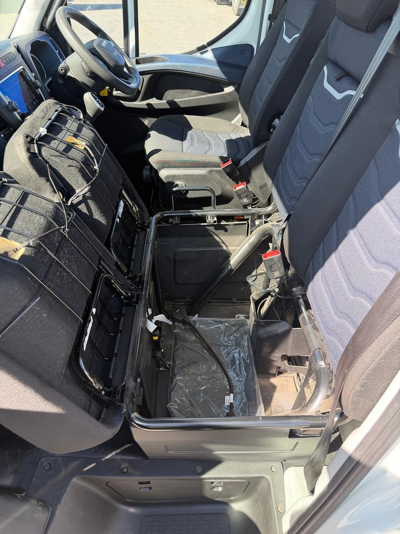 2022 Iveco Daily 45C18 Tradie Made image 29