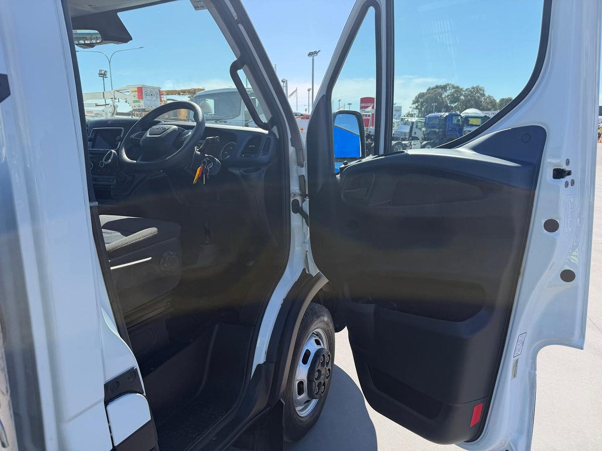2022 Iveco Daily 45C18 Tradie Made image 20