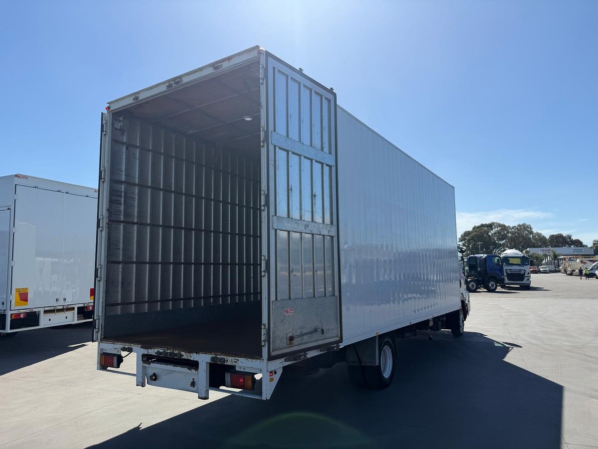2013 Isuzu F Series FRR 600 image 14