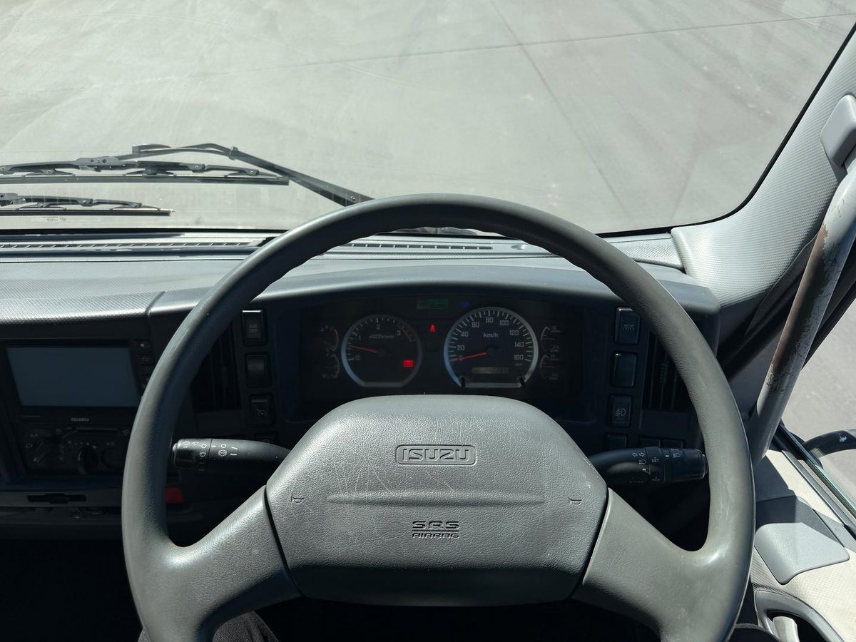 2013 Isuzu F Series FRR 600 image 21