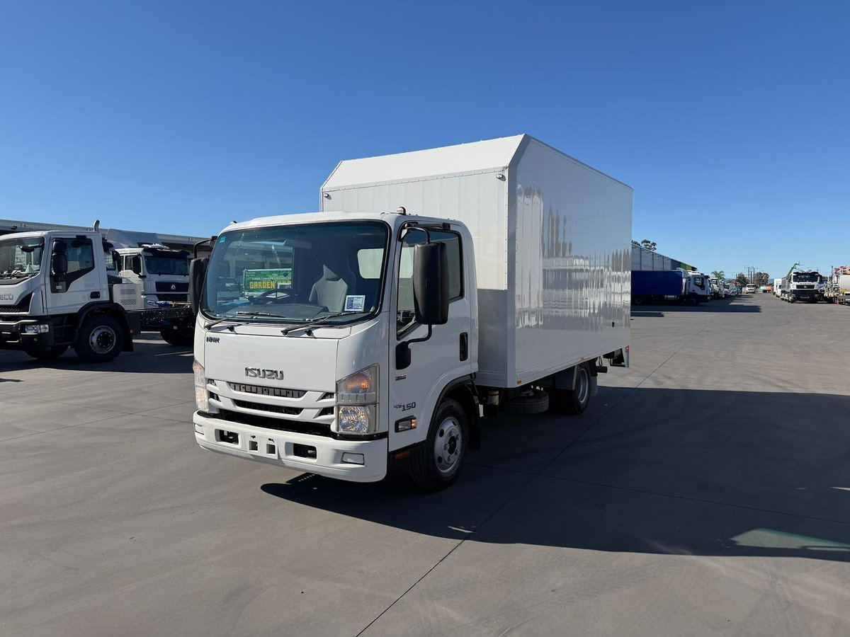 2016 Isuzu N Series NNR 45-150 image 11