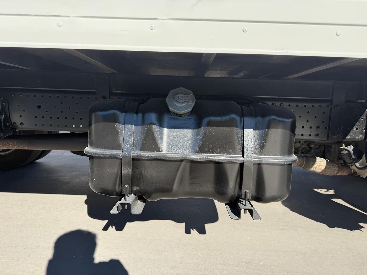 2016 Isuzu N Series NNR 45-150 image 15