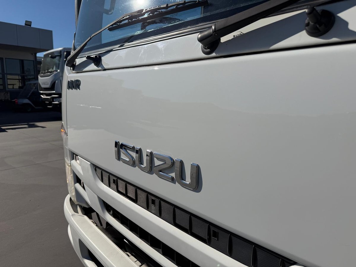 2016 Isuzu N Series NNR 45-150 image 14