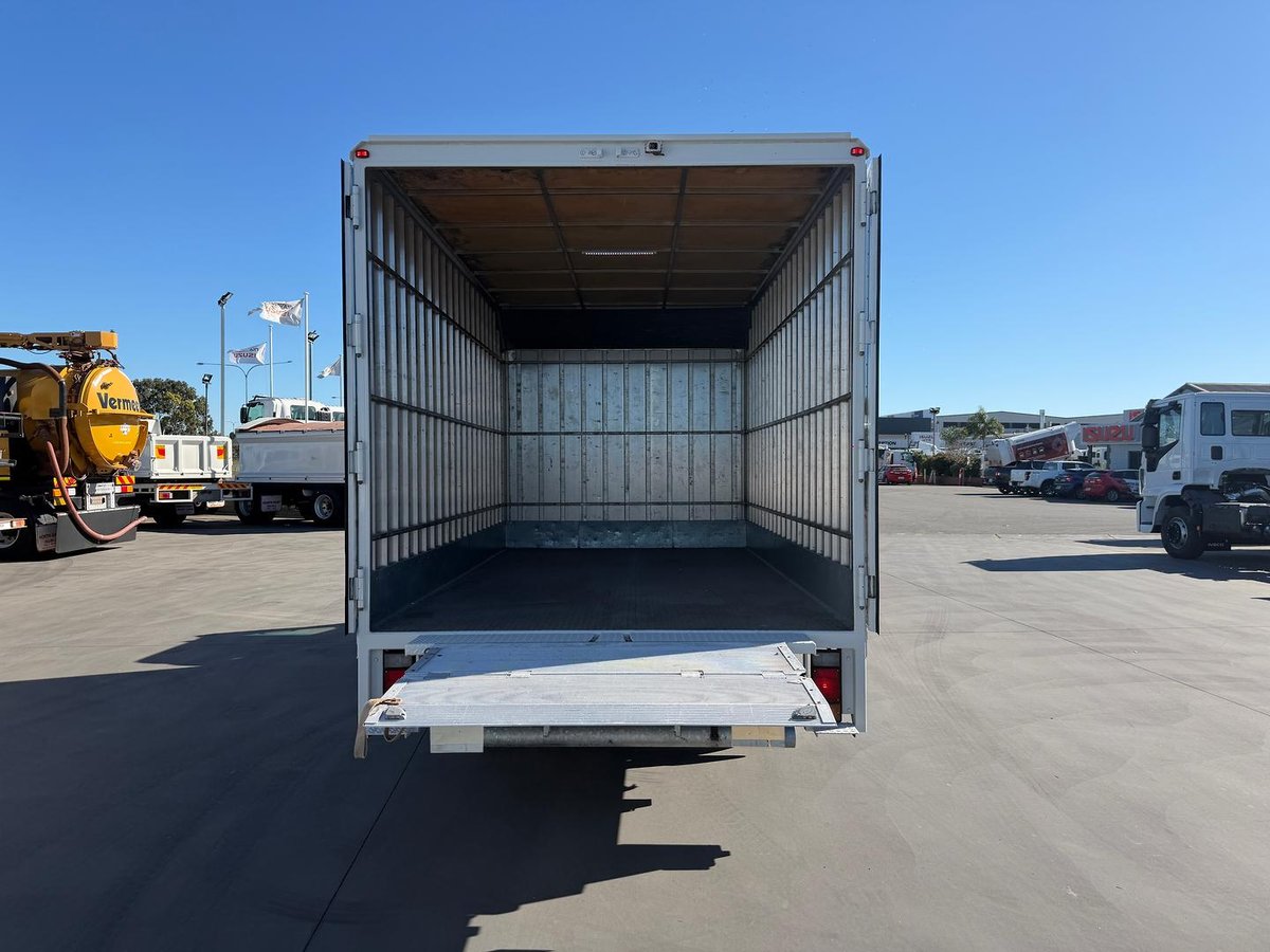 2016 Isuzu N Series NNR 45-150 image 18