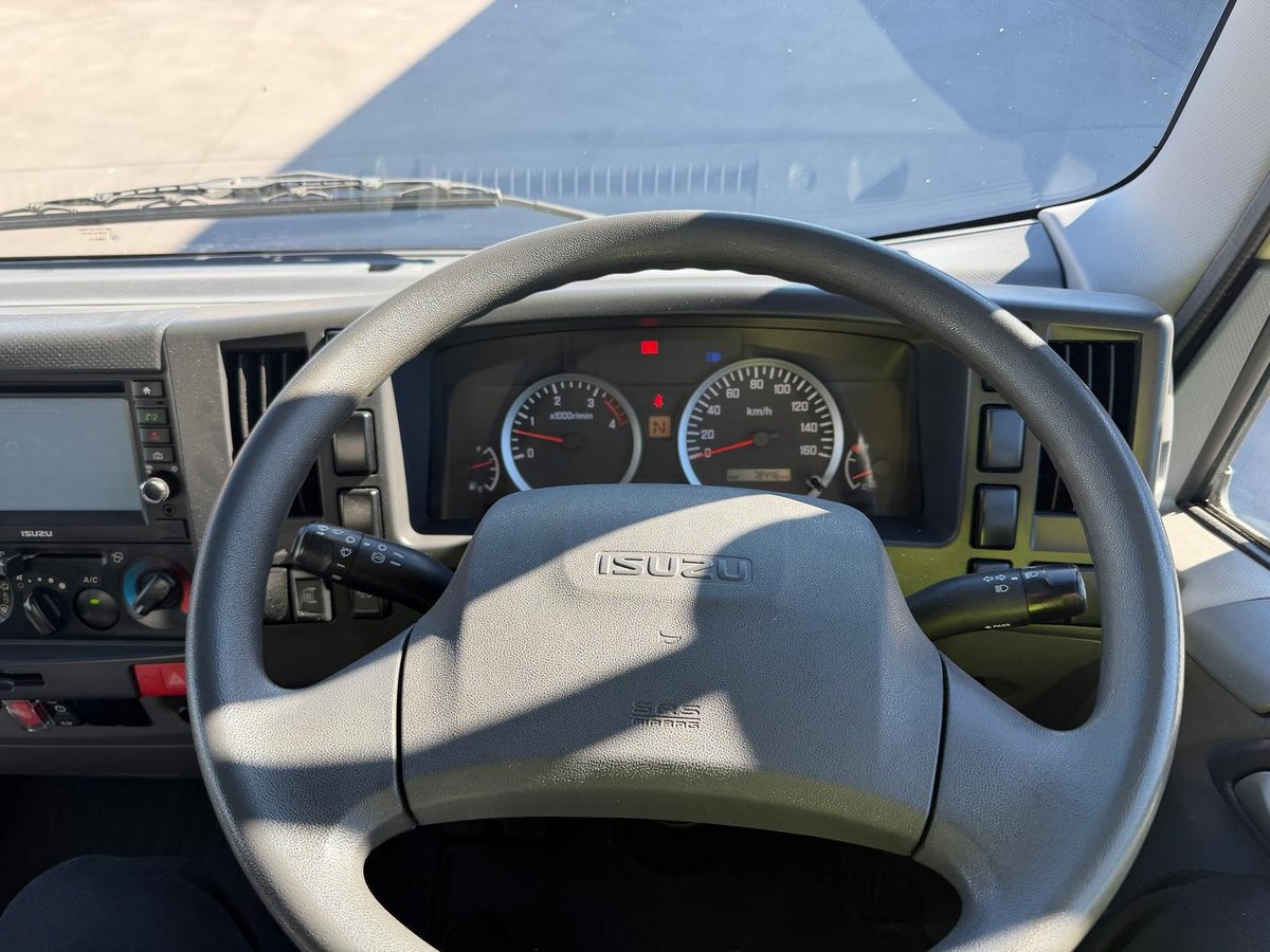 2016 Isuzu N Series NNR 45-150 image 25