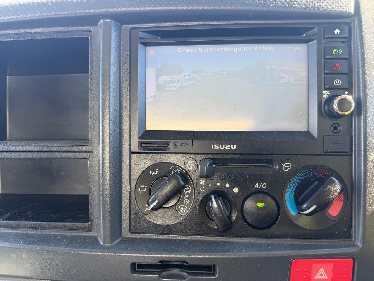 2016 Isuzu N Series NNR 45-150 image 29