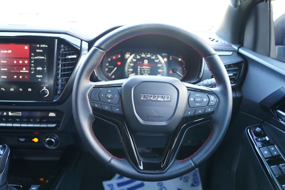 2025 Isuzu D-MAX X-TERRAIN MY25.5 4X4 Dual Range image 12