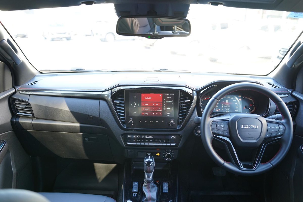 2025 Isuzu D-MAX X-TERRAIN MY25.5 4X4 Dual Range image 11