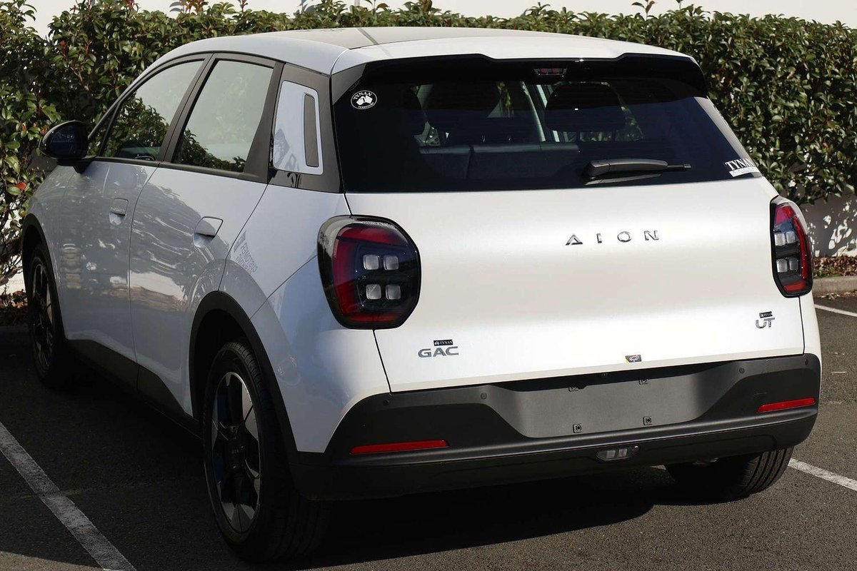 2026 Aion AION UT Luxury image 8