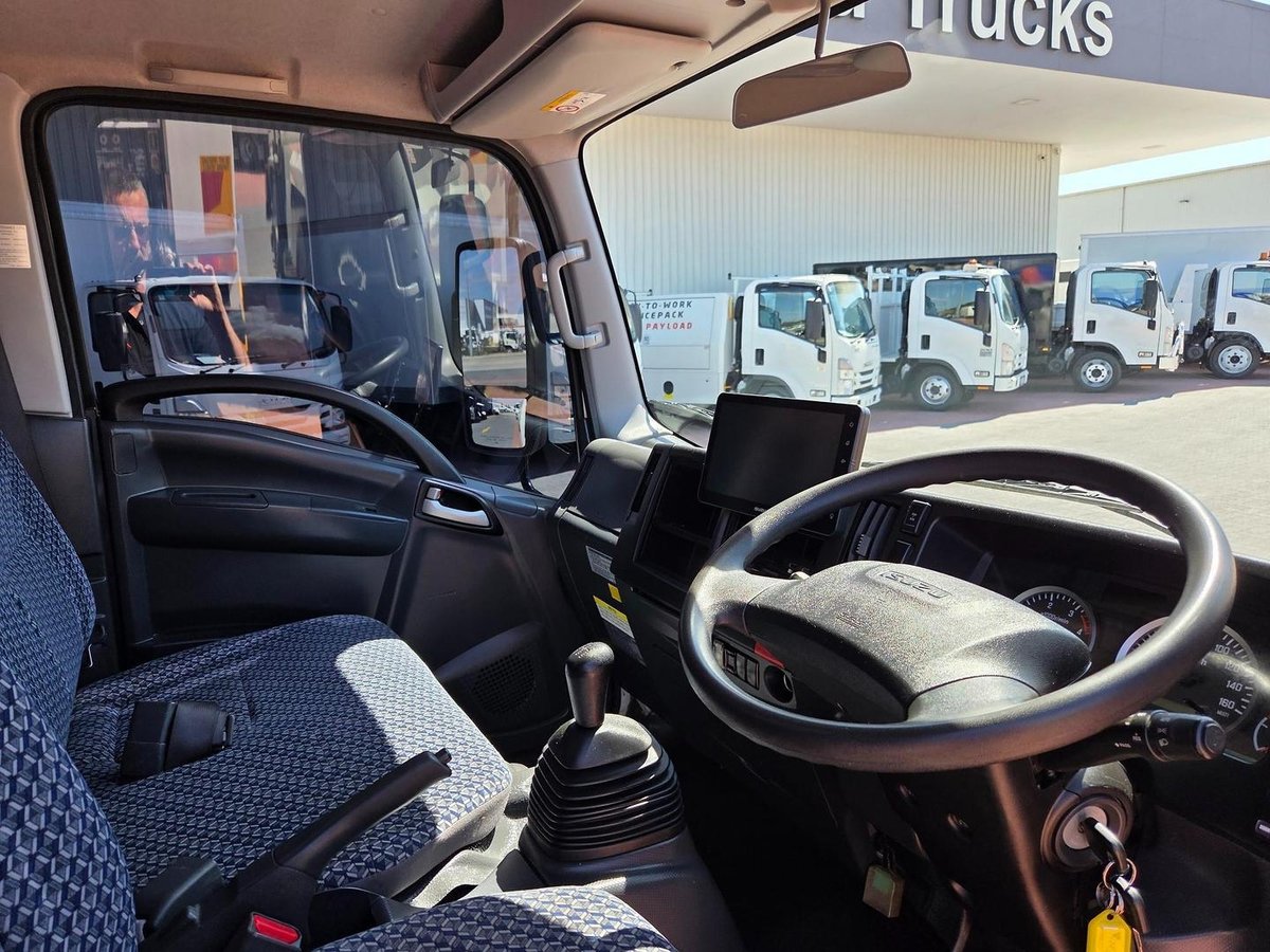 2023 Isuzu Nls 45-150 Awd Car License Service Pack X image 12
