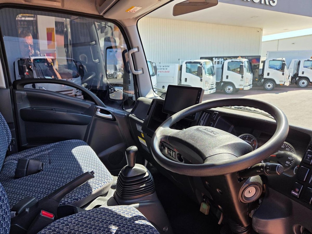 2023 Isuzu Nls 45-150 Awd Car License Service Pack X image 8