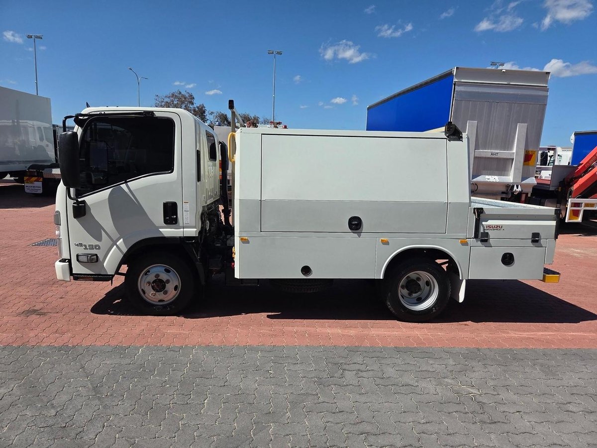 2023 Isuzu Nls 45-150 Awd Car License Service Pack X image 13