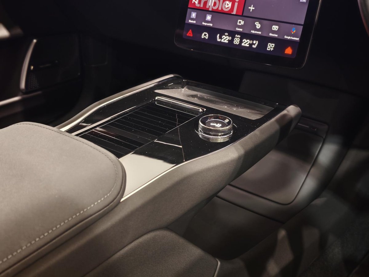 2024 Polestar 3 Long range Dual motor Performance MY24 AWD image 15