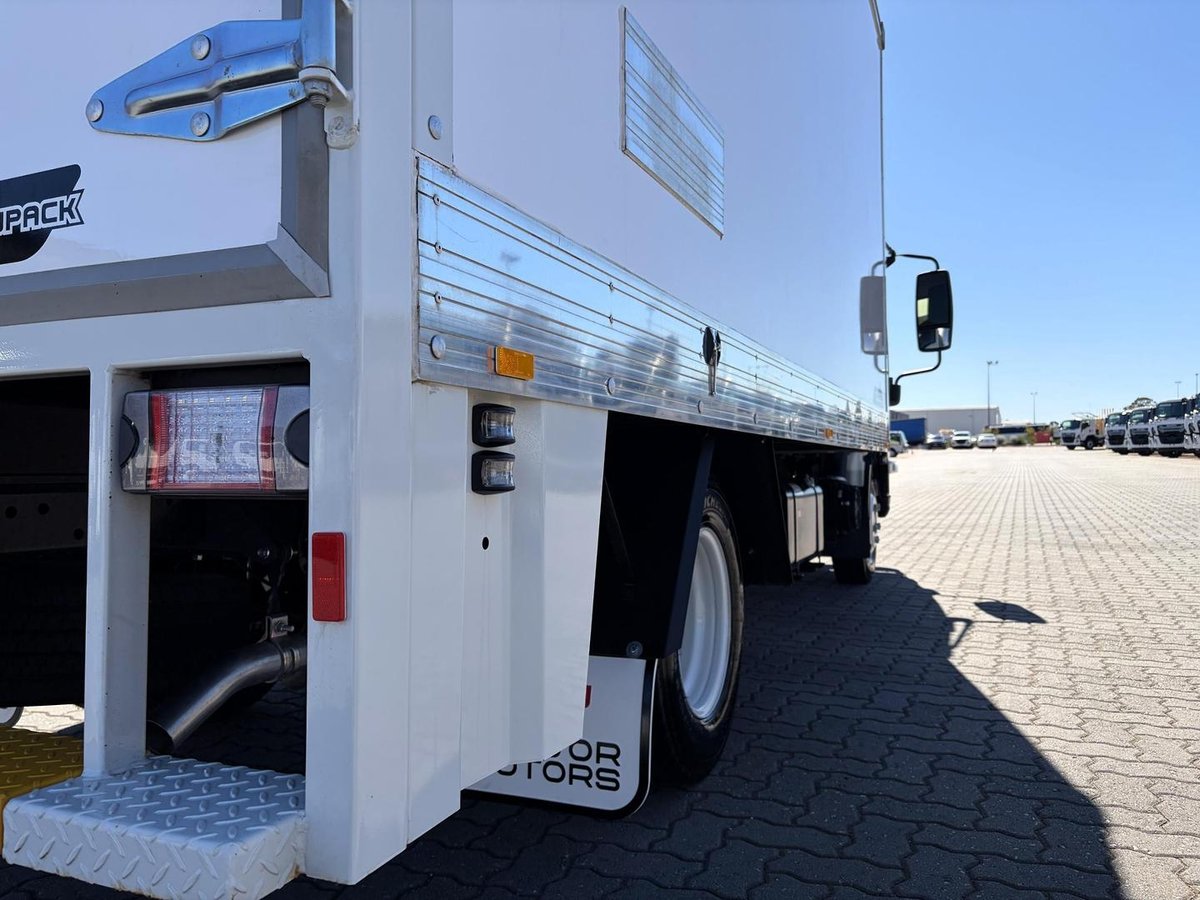 2026 Isuzu Nnr 45 150 Dt D34 Vanpack image 7