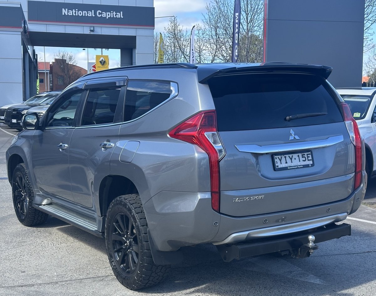 2019 Mitsubishi Pajero Sport Black Edition QE MY19 4X4 Dual Range image 10