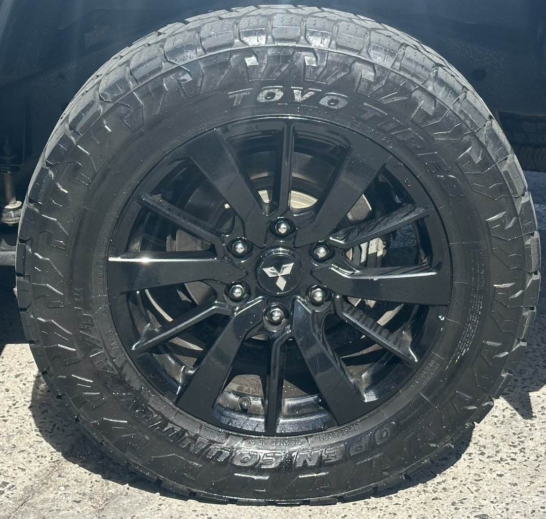 2019 Mitsubishi Pajero Sport Black Edition QE MY19 4X4 Dual Range image 30
