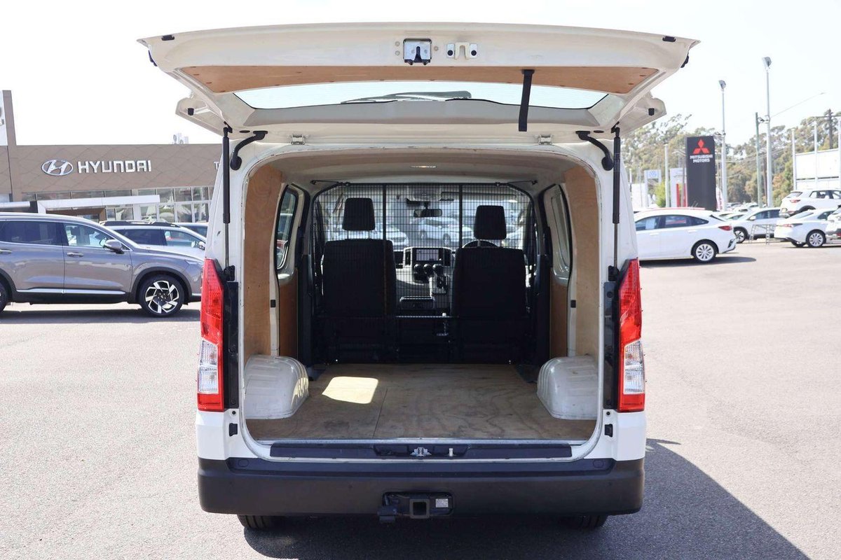 2024 Toyota Hiace GDH300R image 23