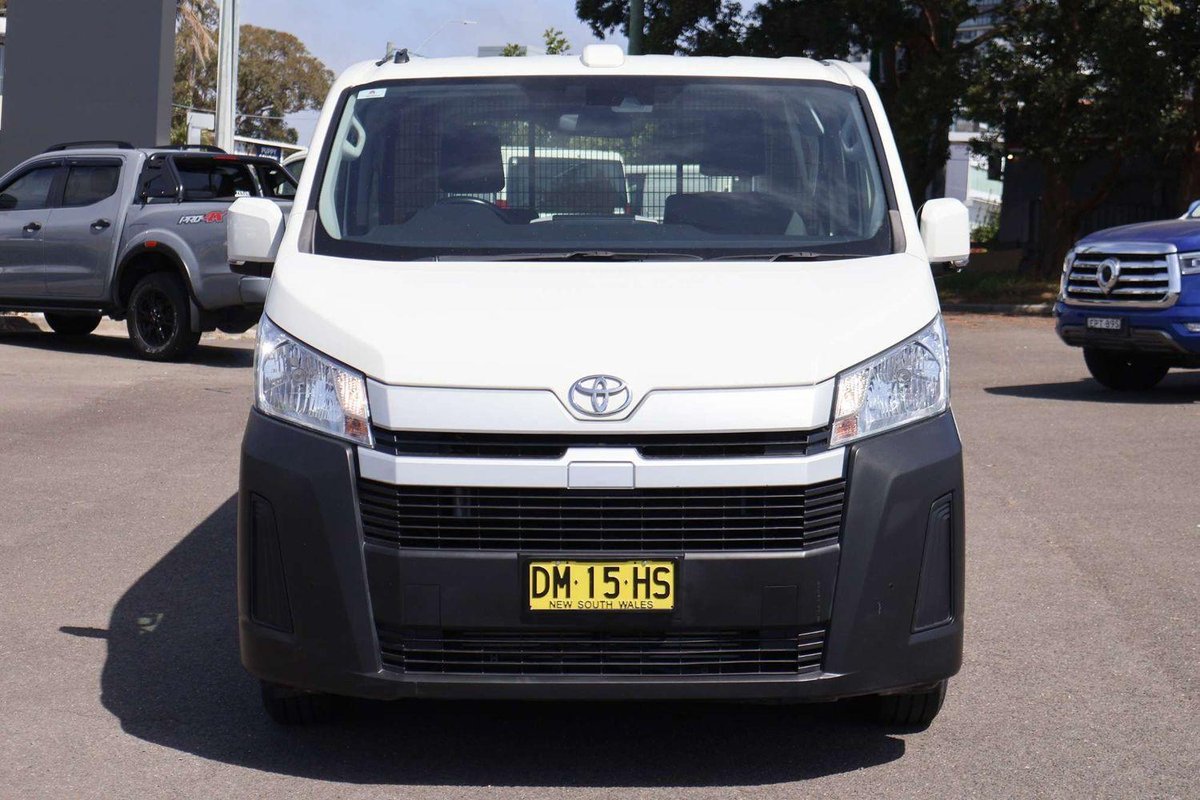 2024 Toyota Hiace GDH300R image 3