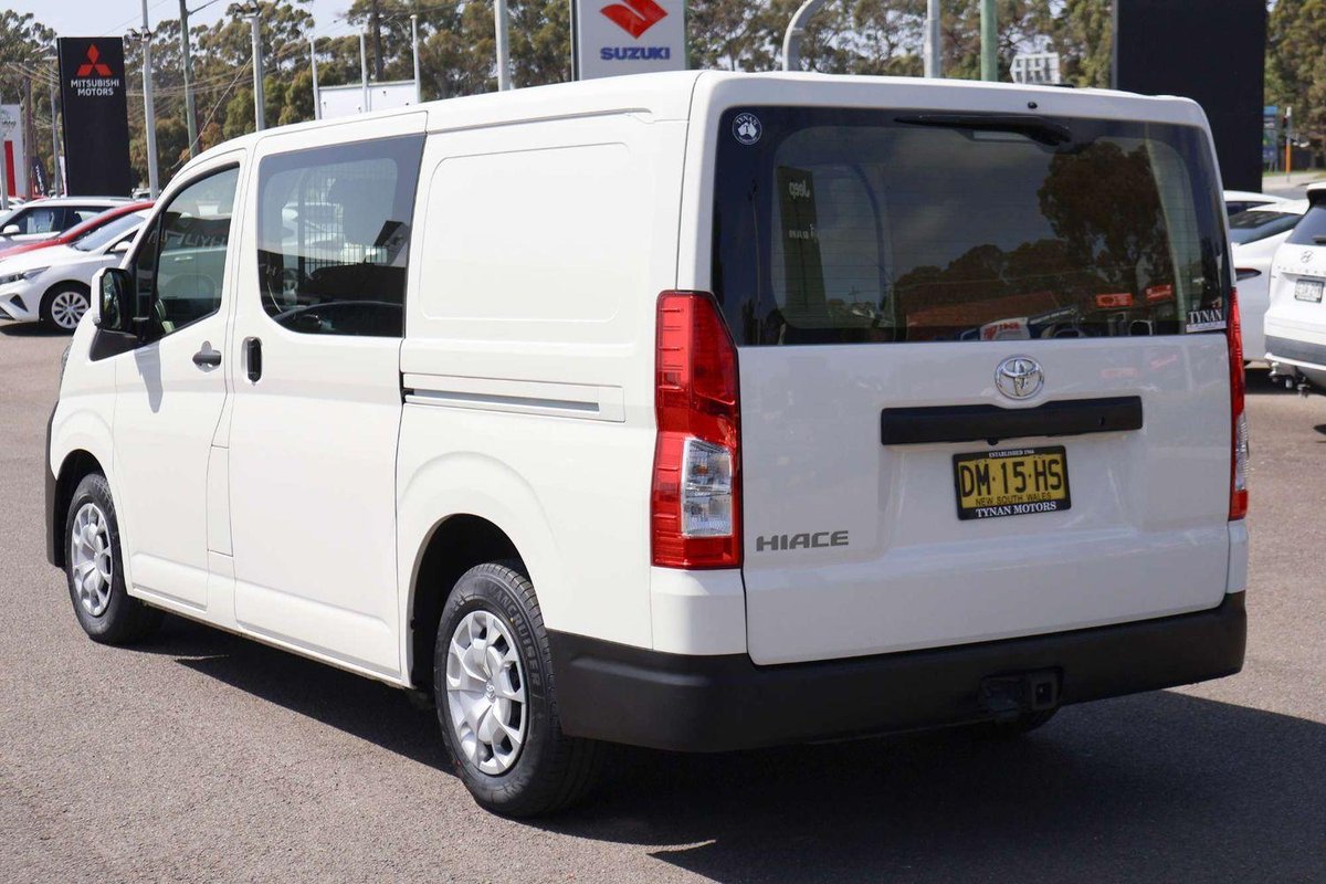 2024 Toyota Hiace GDH300R image 5
