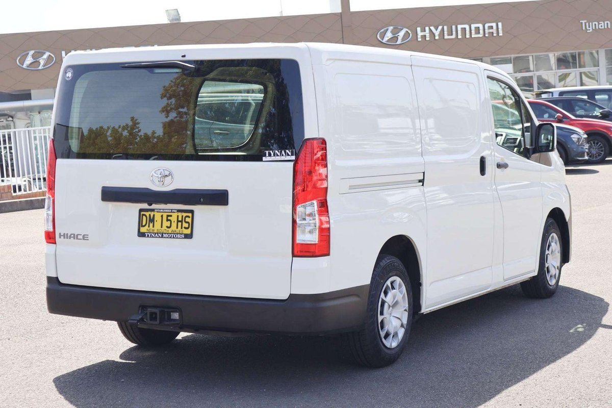 2024 Toyota Hiace GDH300R image 7