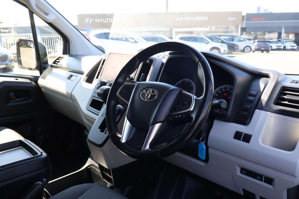 2024 Toyota Hiace GDH300R image 10
