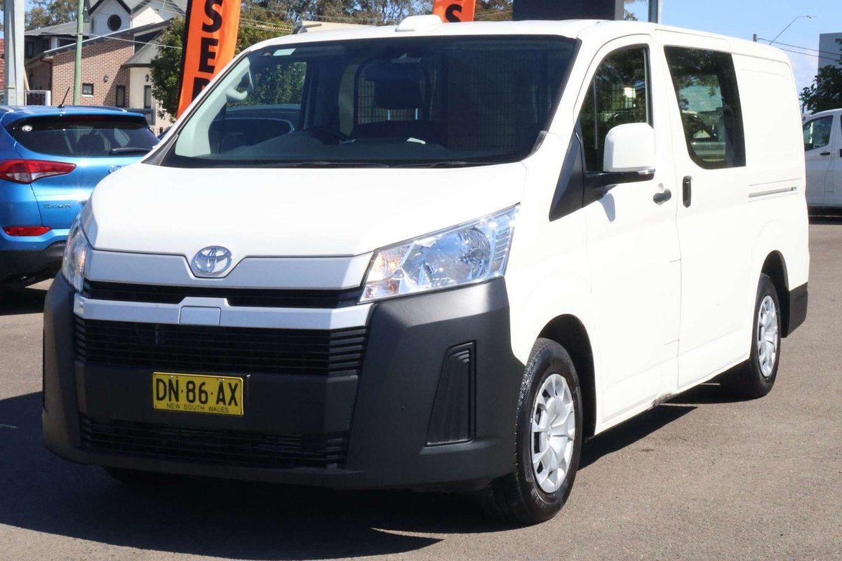 2024 Toyota Hiace GDH300R image 4