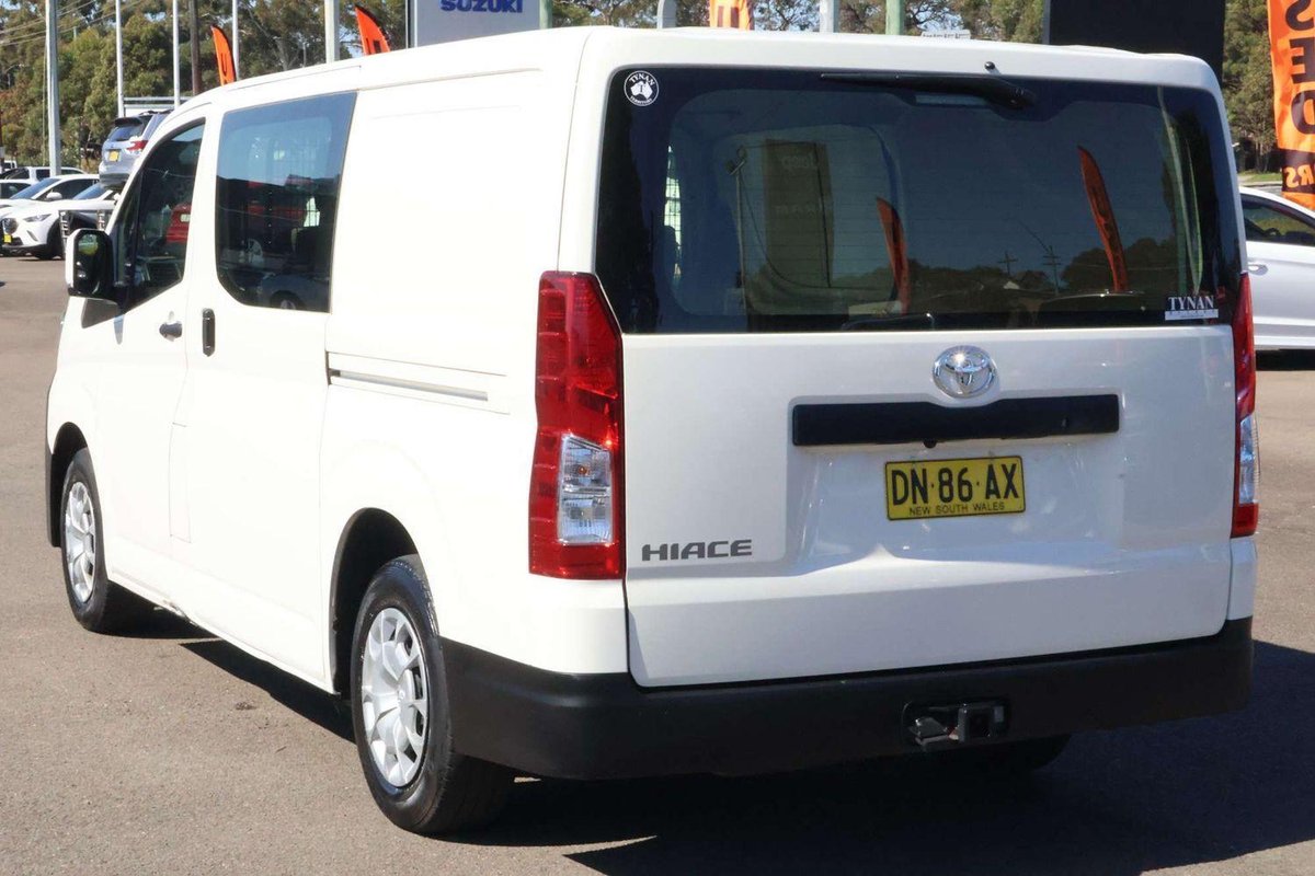 2024 Toyota Hiace GDH300R image 7