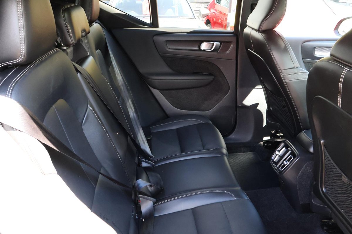 2021 Volvo XC40 T5 R-Design MY21 AWD image 18